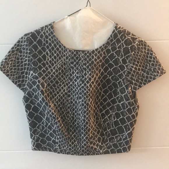 Alice + Olivia Tops - Alice & Olivia latisha snakeskin top